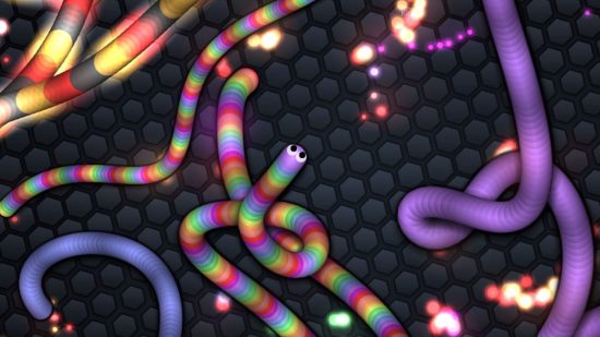 Best io games: A large rainbow snake assessing its options in Slither.io