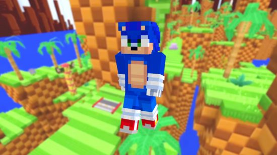Лучшие скины Minecraft: блочная версия Sonic the Hedgehog на фоне красочной сцены из кроссовера Sonic Minecraft DLC.