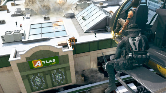 Two operators approach Atlas Superstore, a POI in the new Warzone map, on a helicopter.