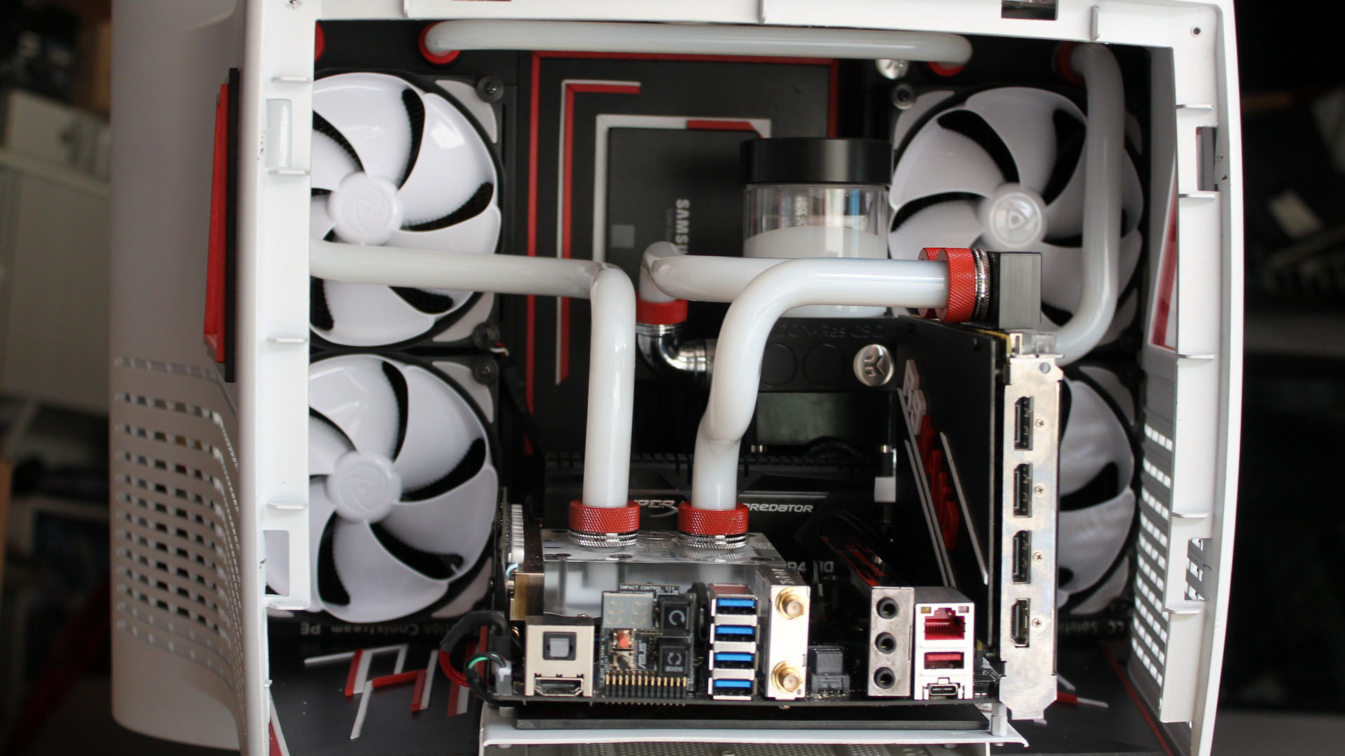 The watercooled components inside the CRT gaming PC 
