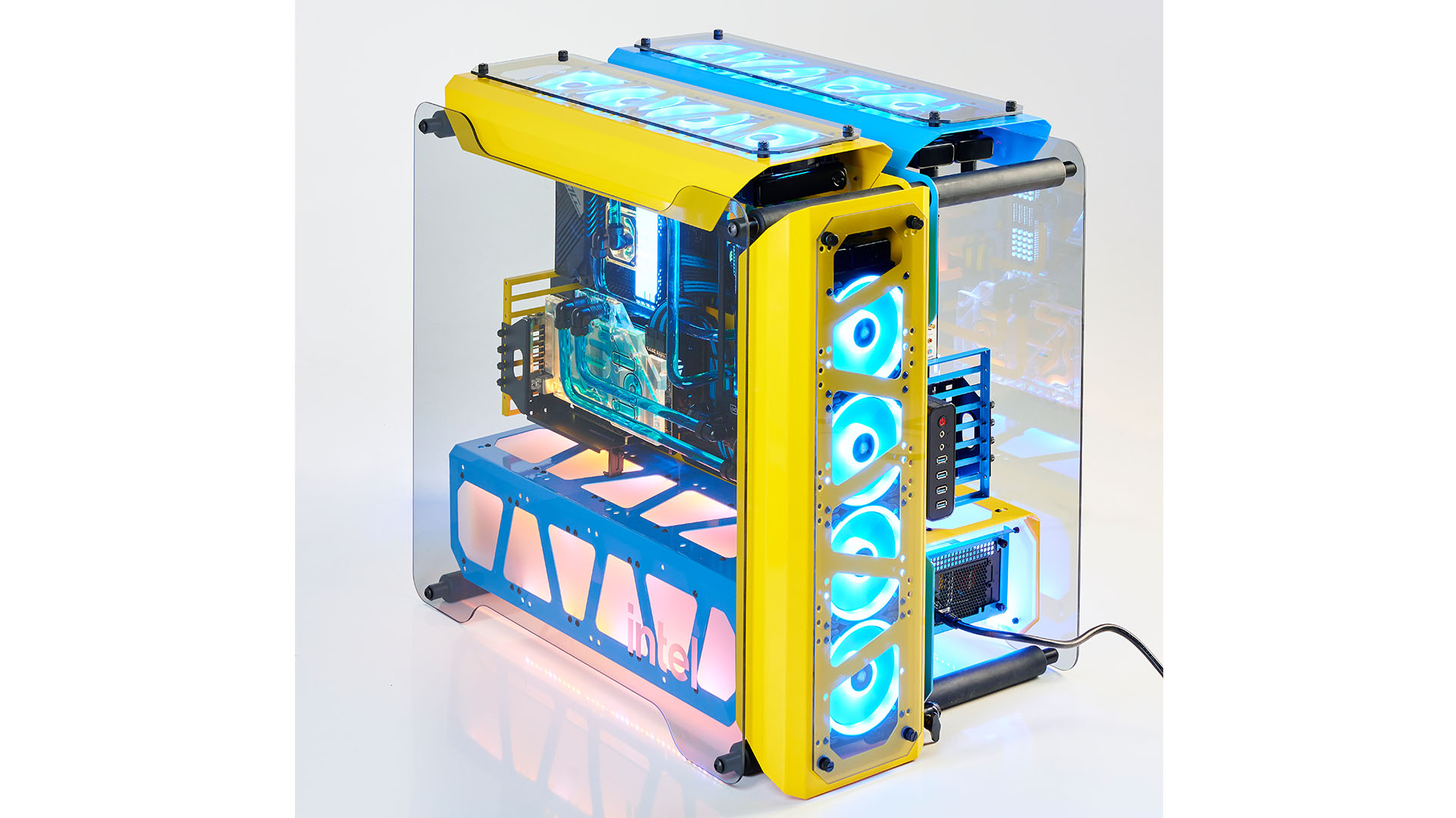 The dual system in the Intel blue and yellow case