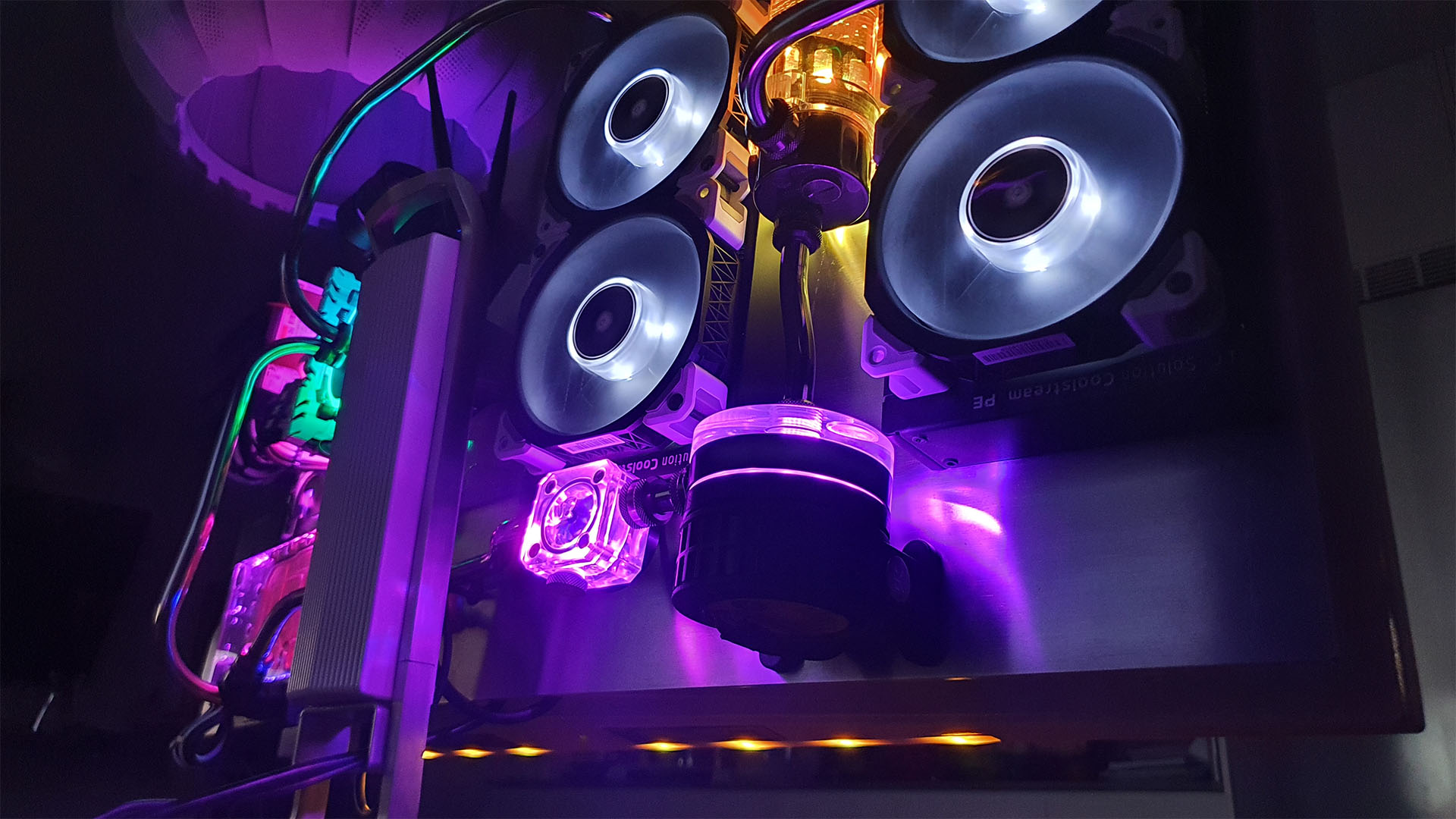 The cooling loop inside the all in one gaming pc