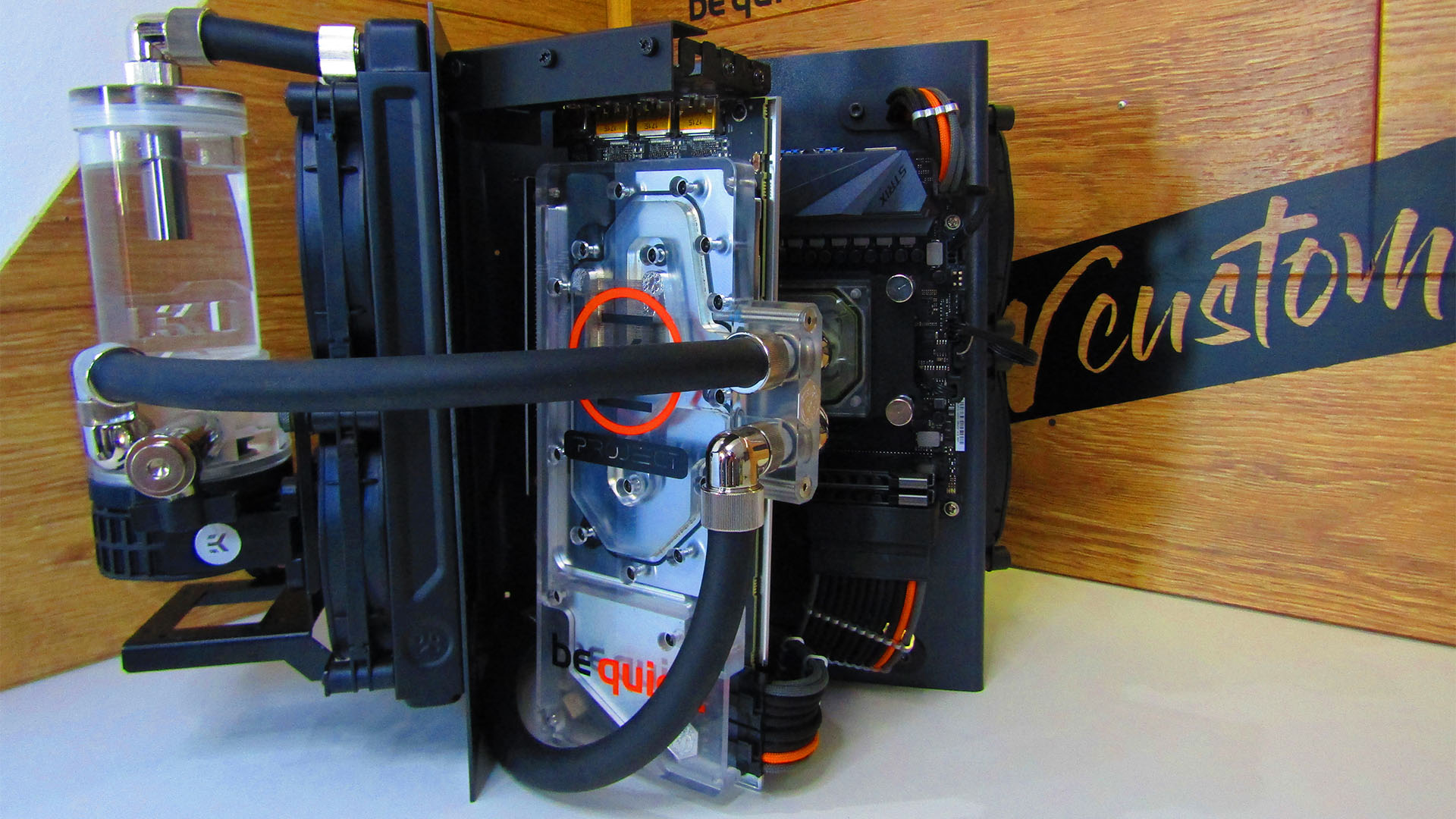 The full mini-itx gaming pc with a parallel loop