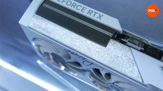 Gigabyte Aorus GeForce RTX 4080 Super Xtreme Ice 05