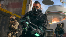 Warzone Season 5: A man wearing a half-face gas mask and an all-black military suit runs while holding a weapon