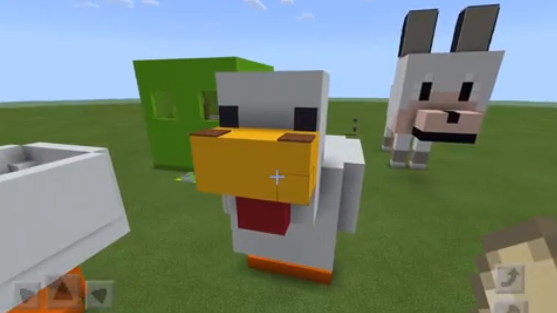 What is the title of this picture ? This giant Minecraft chicken hides a terrifying secret | PCGamesN