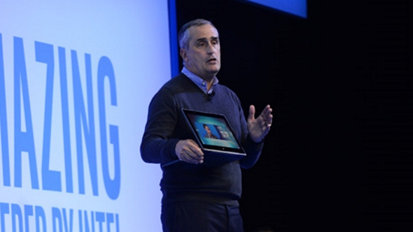 Intel CEO Brian Krzanich with a 10nm Cannon Lake laptop